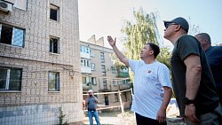 Алексей Текслер оценил результаты реконструкции домов и соцобъектов в Ясиноватой