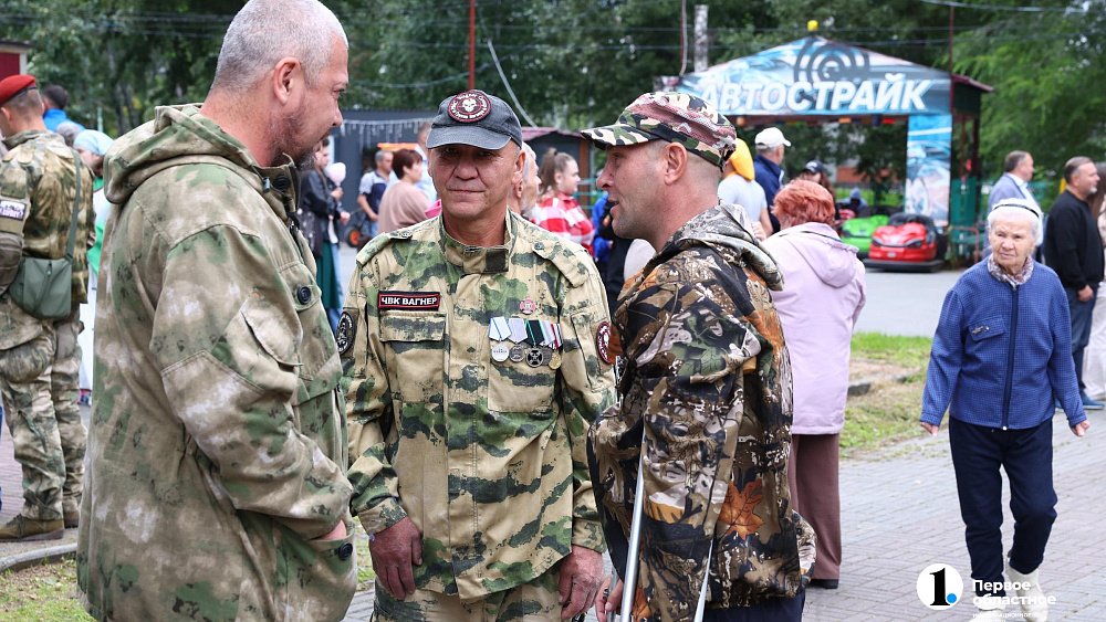 В челябинском Саду Победы прошел «Пикник для СВОих»