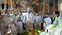 Митрополит Алексий совершил праздничную литургию в Свято‑Троицком храме Челябинска