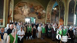 Митрополит Алексий совершил праздничную литургию в Свято‑Троицком храме Челябинска