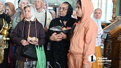 Митрополит Алексий совершил праздничную литургию в Свято‑Троицком храме Челябинска