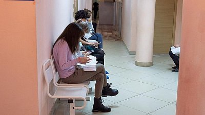 Почти половина челябинцев не берет больничный на работе