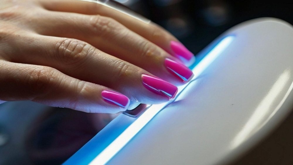 Может ли УФ‑лампа на маникюре спровоцировать рак кожи