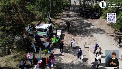 В Челябинске спасатели помогли девочке, упавшей в карьер