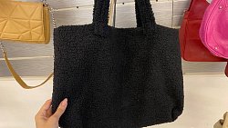 В Челябинске набирает популярность «охота» на люкс в секонд‑хендах