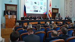 Уборочная, выборы, прививки — Алексей Текслер поставил задачи южноуральским главам