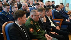 Уборочная, выборы, прививки — Алексей Текслер поставил задачи южноуральским главам