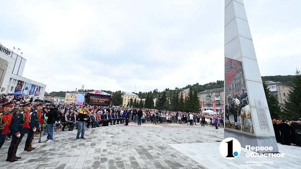 Символ гордости и благодарности: что говорят златоустовцы о новой стеле