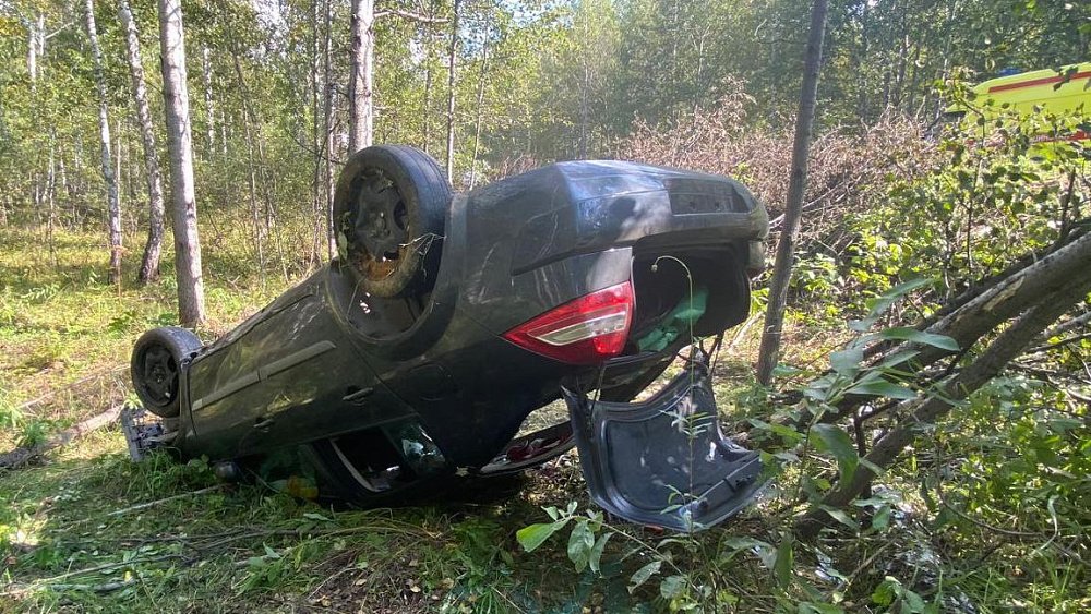 Смертельный кульбит — на трассе под Озерском легковушка улетела в кювет