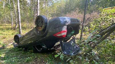 Смертельный кульбит — на трассе под Озерском легковушка улетела в кювет