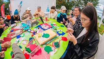 На фесте «Челябинская область — большая семья» придумали новый формат тактильных книг