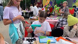 На фесте «Челябинская область — большая семья» придумали новый формат тактильных книг