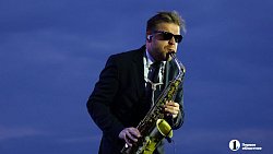 Умный светомузыкальный фонтан запустили в центре Челябинска