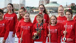 В центре Челябинска прошел стрит‑парад с участием джазовых музыкантов