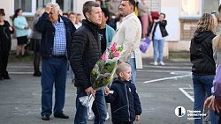 В школах Челябинска празднуют День знаний