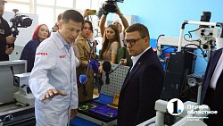 Алексей Текслер побывал на линейке в крупнейшем техникуме программы «Профессионалитет»