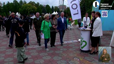 В Челябинске прошел городской общественный вернисаж