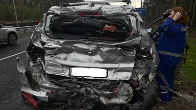 На трассе в Челябинской области три пассажира авто пострадали в ДТП с фурой