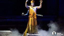 Челябинцам показали спектакль о ненасильственном сопротивлении