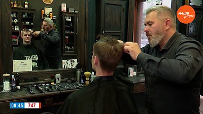 Стрижем и бреем в сюжете «Подготовка к Параду моды»