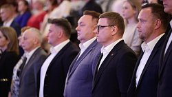 Губернатор вручил награды лучшим сотрудникам челябинской птицефабрики