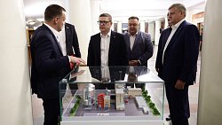 Губернатор вручил награды лучшим сотрудникам челябинской птицефабрики