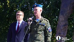 В центре Челябинска открыли памятник «Защитникам Отечества»