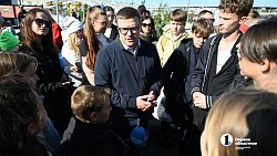 Губернатор Алексей Текслер пообщался с активистами Движения Первых