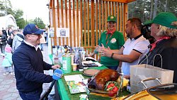 В Челябинске проходит первый гастрономический фестиваль «Блюда от верблюда»