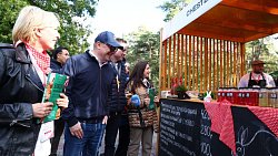 В Челябинске проходит первый гастрономический фестиваль «Блюда от верблюда»