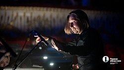  «Любовь. Смерть. Роботы» и «Черное зеркало». Опера, написанная нейросетью, напоминает сразу несколько техносериалов