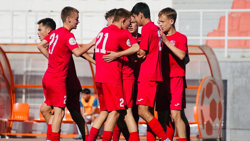 Челябинские футбольные команды выиграли матчи у соперников из «Пари‑НН» в ЮФЛ