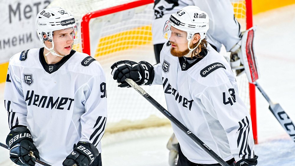 Клуб «Челмет» одержал первую победу в чемпионате ВХЛ
