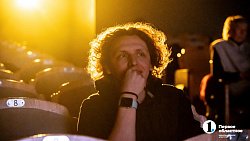 «А ты купи слона!»: в Камерном поставили мечту колхозника о безбедной жизни