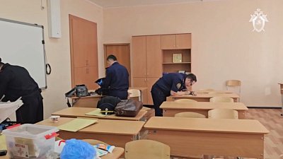 Следователи проводят проверки на месте происшествия в Челябинске