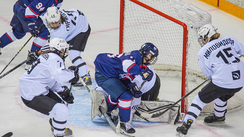 Хоккеистки «Белых медведиц» с минимальным счетом уступили «Бирюсе» в чемпионате ЖХЛ