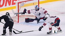 Первая победная — «Трактор» выиграл первый домашний матч сезона в КХЛ