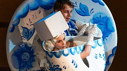 Веселье для детей, трагедия для родителей. В Челябинске показали спектакль — посвящение дочери Чуковского