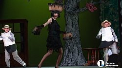 Веселье для детей, трагедия для родителей. В Челябинске показали спектакль — посвящение дочери Чуковского