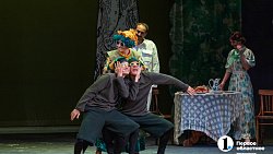 Веселье для детей, трагедия для родителей. В Челябинске показали спектакль — посвящение дочери Чуковского