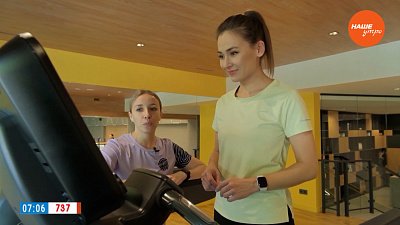 Занимаемся спортом в рубрике «Тренажерка с Кариной Хазовой»