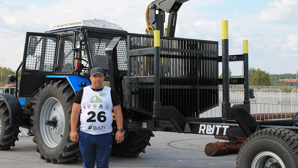 Челябинский тракторист занял первое место на чемпионате России среди лесорубов