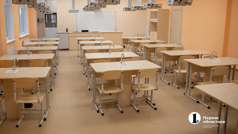 В Челябинске продолжают переводить школы на дистант