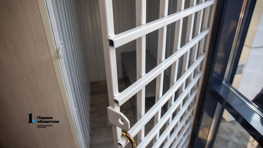 В Озерске сотрудница пункта выдачи товаров полгода похищала вещи