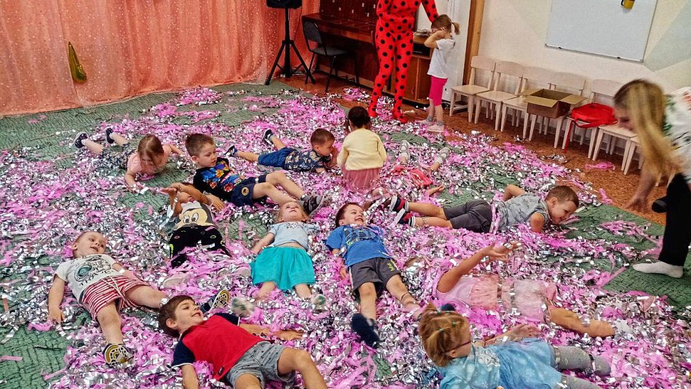 «Снова и снова переживаю детство»: воспитатель из Златоуста рассказала о своей профессии