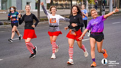 Все бегут, и я бегу! Более 3500 участников собрал Челябинский марафон — 2024