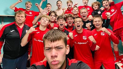 Челябинские футбольные команды одержали очередные победы в первенстве ЮФЛ