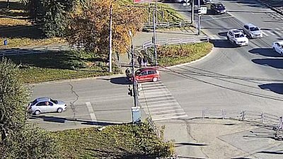 В Челябинске подросток на самокате попал под колеса машины