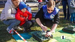 В Челябинском городском бору провели необычные состязания в День героев Танкограда