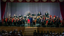 Челябинский оркестр «Малахит» дал концерт в Москве в поддержку участников СВО